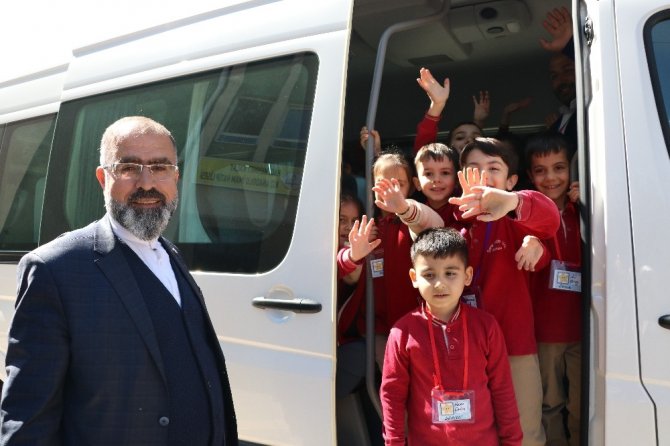 1 milyon mavi kapak 10 engelliye tekerlekli sandalye olarak döndü