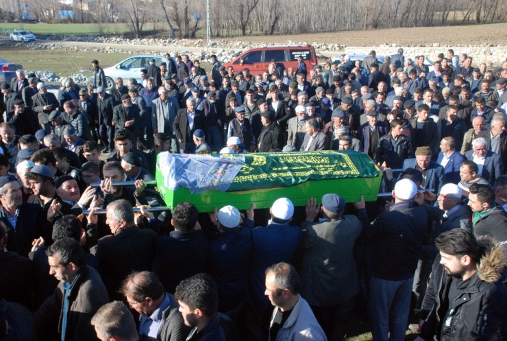 Erkek arkadaşı tarafından vurulan liseli kız toprağa verildi