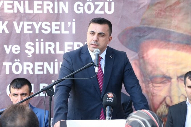 Görme engelliler Aşık Veysel’i türküleriyle andı