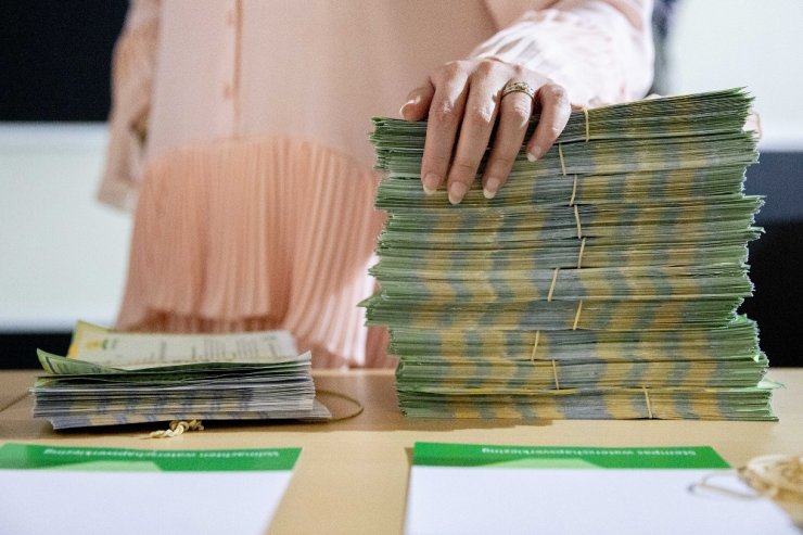 Hollanda’da seçimin galibi ırkçı parti