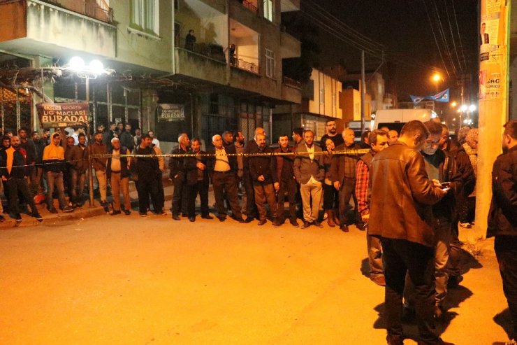 Tartıştığı anne ve babasını bıçaklayarak öldürdü