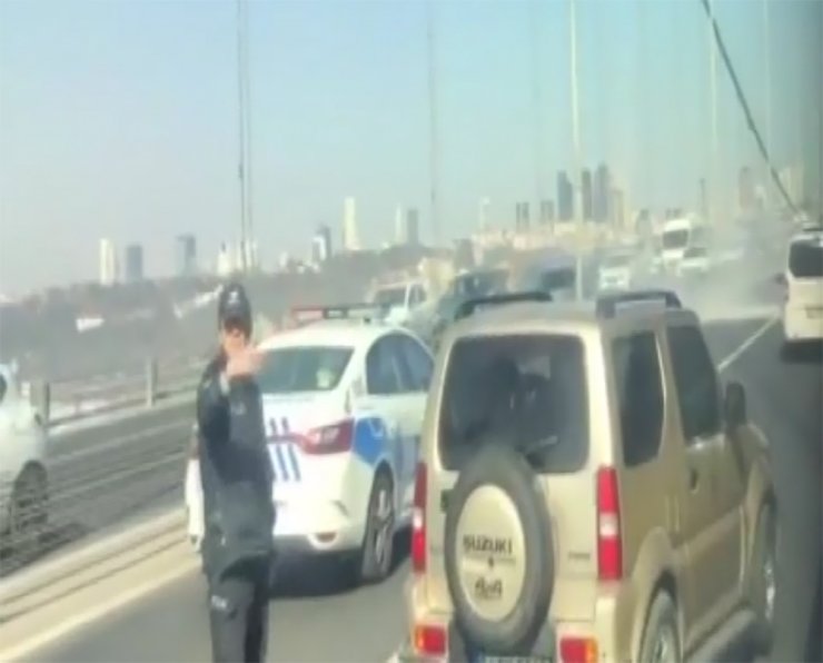 15 Temmuz Şehitler Köprüsü’nde araç yangını