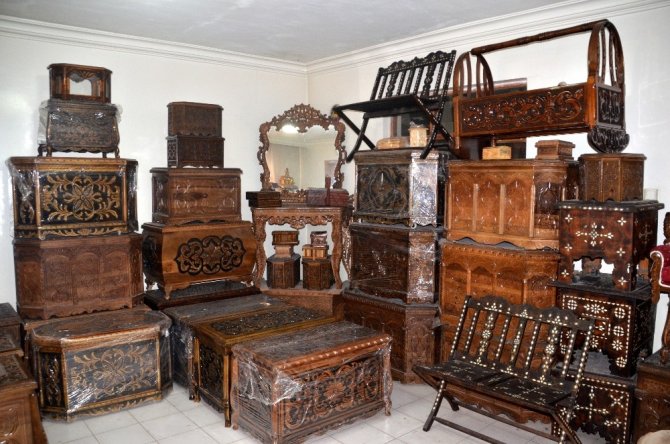 Dört kuşaktır oymacılık ve çeyiz sanatını sürdürüyorlar