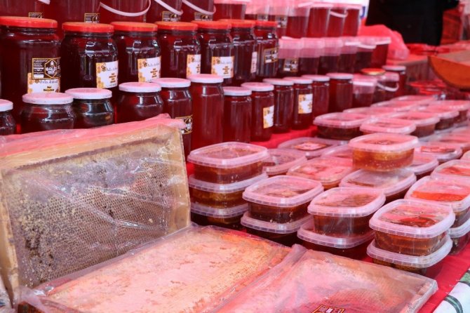 Yöresel Lezzetler Fuarı'nda ballar da görücüye çıktı