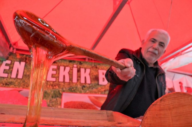 Yöresel Lezzetler Fuarı'nda ballar da görücüye çıktı