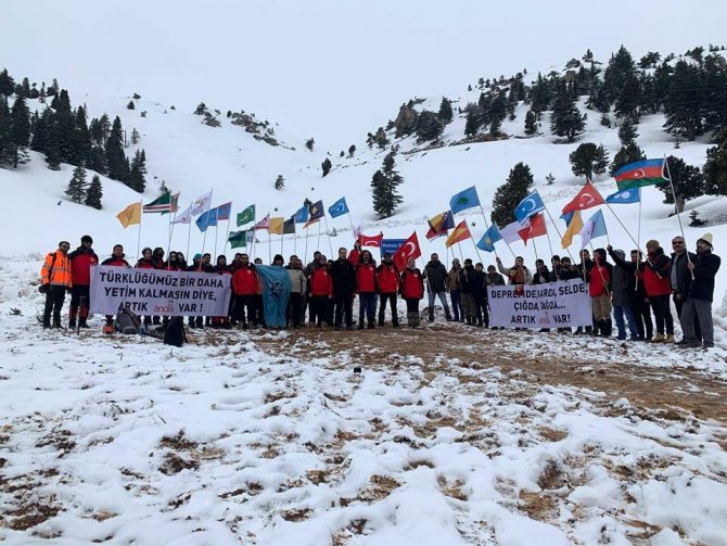 Keş Dağına "Muhsin Dağı" tabelası dikildi