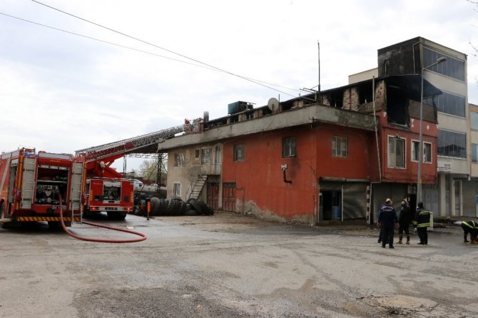 Kahramanmaraş'ta künefe imalathanesi küle döndü