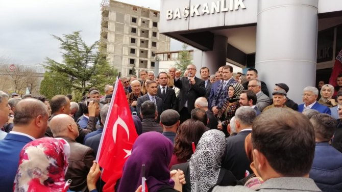 Pazarcık Belediye Başkanı Yılmazcan, mazbatasını aldı