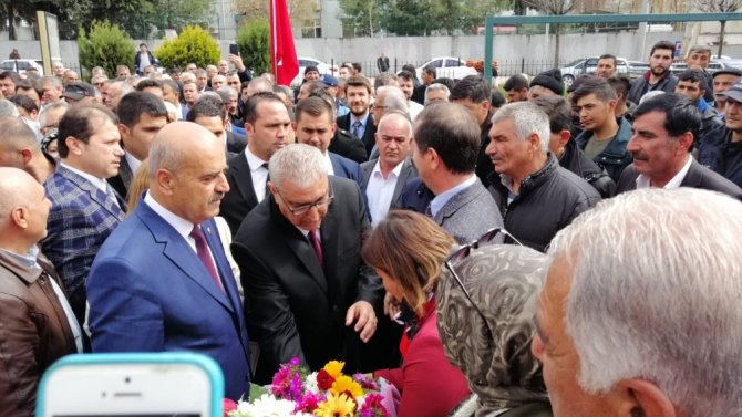 Pazarcık Belediye Başkanı Yılmazcan, mazbatasını aldı