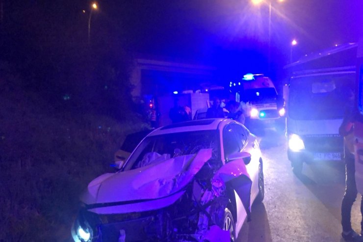 TEM’de 3 araç birbirine girdi: 1’i çocuk 4 yaralı