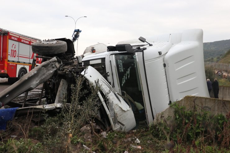 TEM’de feci kaza: 20 kilometrelik araç kuyruğu oluştu