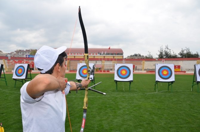 Okullar arası okçuluk şampiyonası düzenlendi