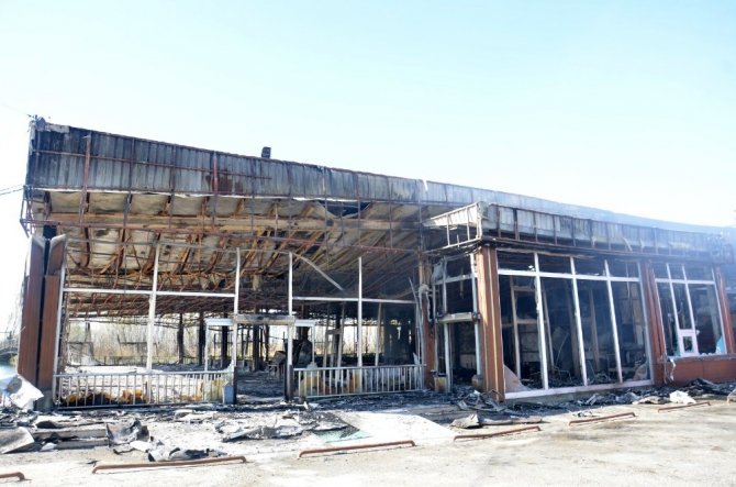 Alabalık tesisi alevlere teslim oldu