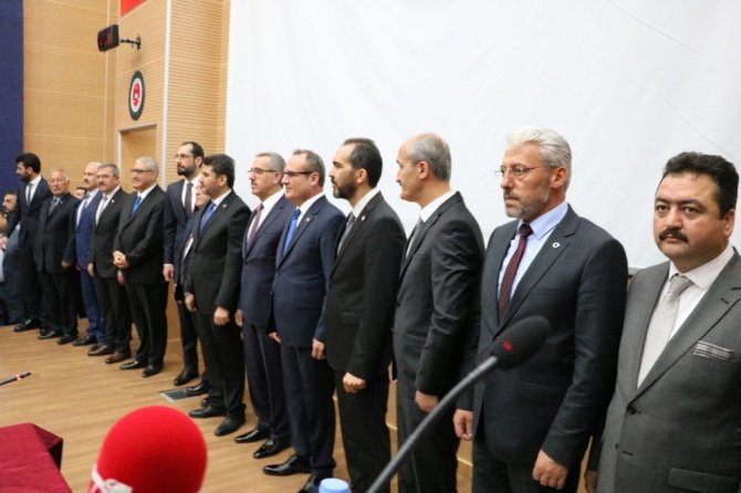 Kahramanmaraş’ta belediye başkanları mazbatalarını aldı