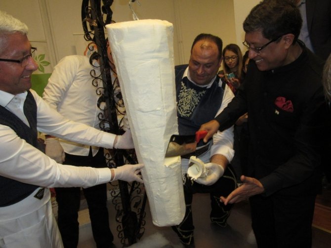 Hindistan Büyükelçiliği’nde Maraş dondurma şov yaptılar