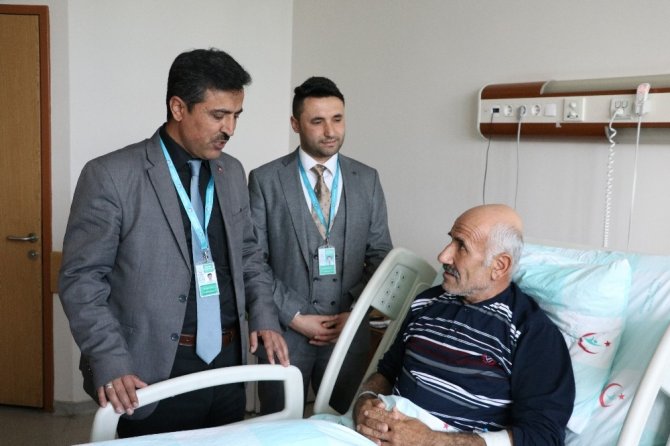 Din görevlilerinden hastalara manevi destek