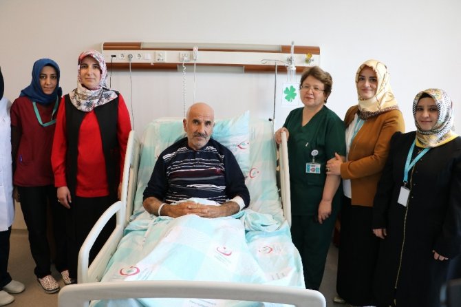 Din görevlilerinden hastalara manevi destek