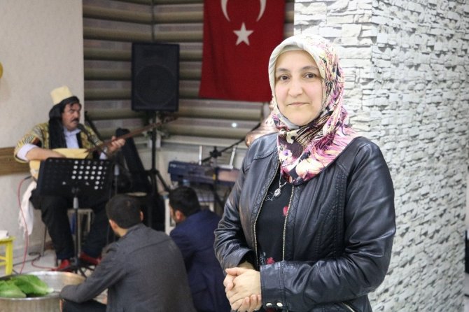 Kahramanmaraş'ta girişimci kadın kebapçıdan türkü gecesi