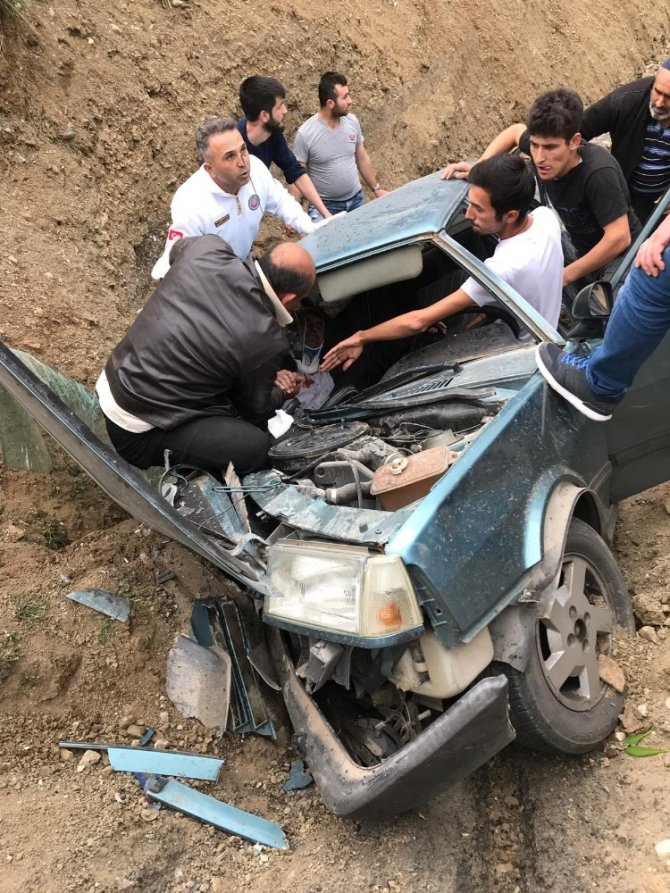 Kahramanmaraş'ta bu otomobilden yaralı kurtuldular