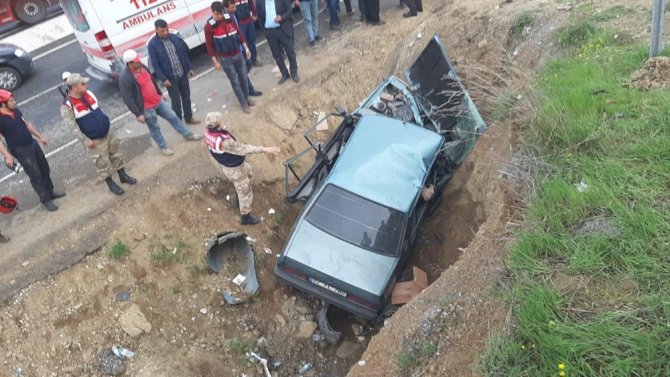 Kahramanmaraş'ta bu otomobilden yaralı kurtuldular