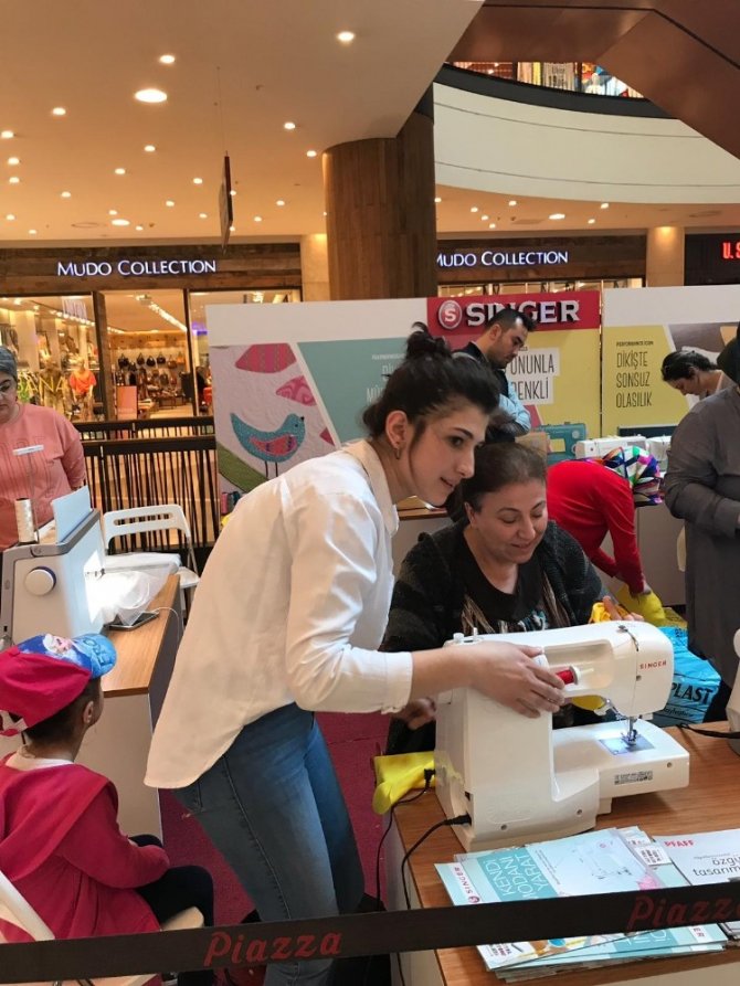 Kahramanmaraşlı kadınlar sevgi dolu yastıklar diktiler