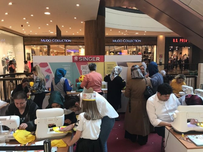 Kahramanmaraşlı kadınlar sevgi dolu yastıklar diktiler