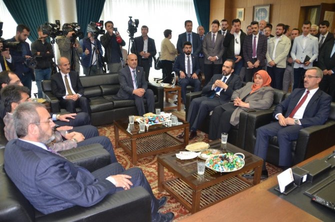 AK Parti Genel Başkan Yardımcısı Mahir Ünal, İstişare etmeyen bizden değildir