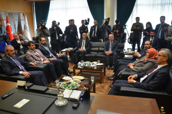 AK Parti Genel Başkan Yardımcısı Mahir Ünal, İstişare etmeyen bizden değildir