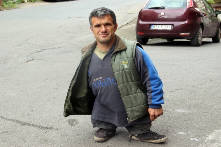 Geçimini sağlamak için tek isteği bir engelli aracı