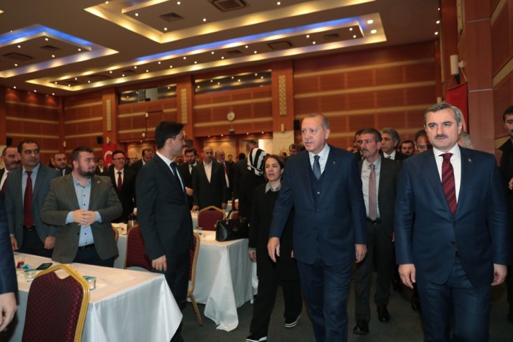 Cumhurbaşkanı Erdoğan belediye başkanları ile görüştü