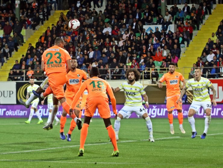 Aytemiz Alanyaspor  Fenerbahçe’yi ilk kez devirdi