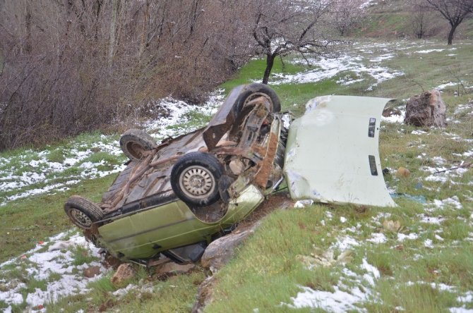 Ekinözü ilçesinde takla atan otomobil sürücüsü yaralandı