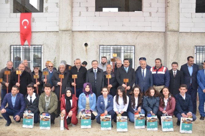 Elbistan' da her şehit için bir fidanı toprakla buluşturdular