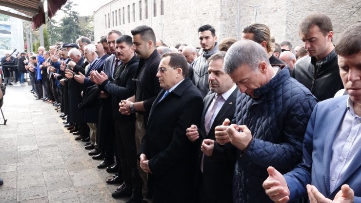 Trabzonspor Kurucu Üyesi Sabit Sabır son yolculuğuna uğurlandı