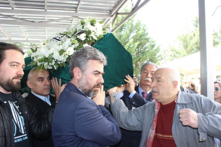 Ünlü piyanist Şevket Uğurluer son yolculuğuna uğurlandı