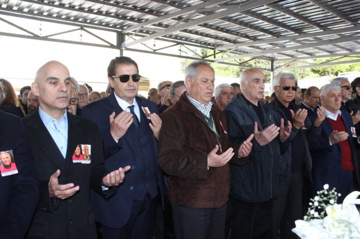 Ünlü piyanist Şevket Uğurluer son yolculuğuna uğurlandı