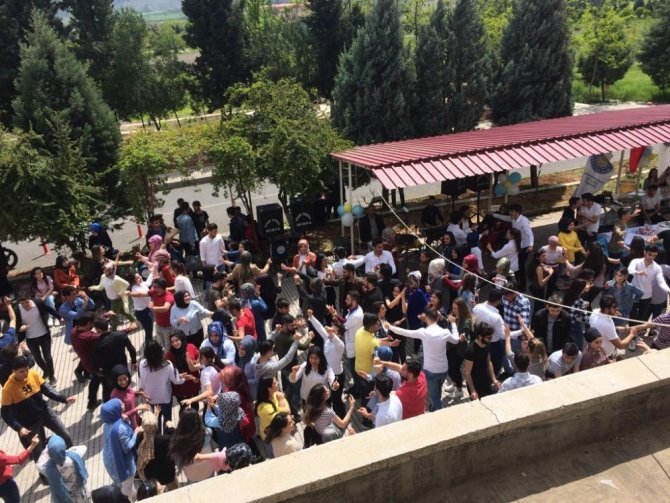 Kahramanmaraş'ta öğrenciler sınav öncesi böyle stres attı