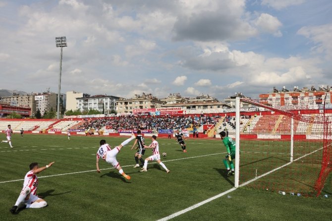 Kahramanmaraşspor zorlu mücadelenin ardından 5-2 mağlup oldu