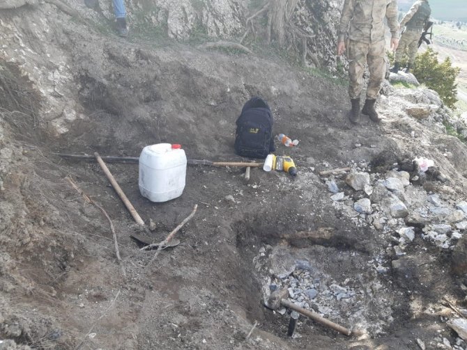 Kahramanmaraş'ta define avcıları suçüstü yakalandı