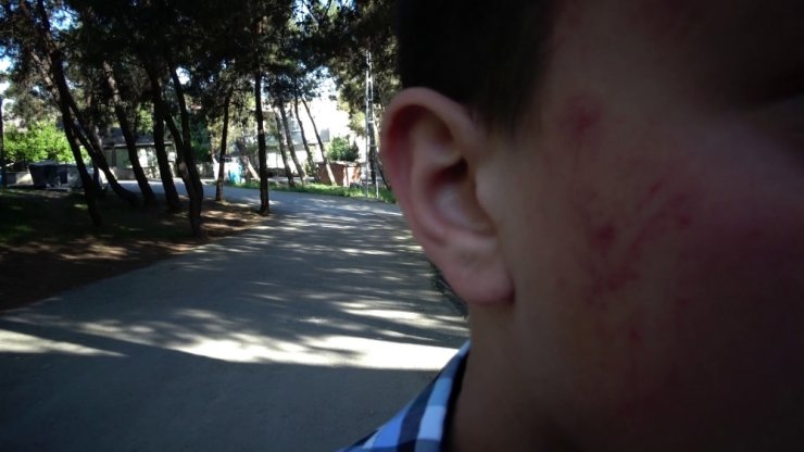 Maganda küçük çocuğu öldüresiye dövdü