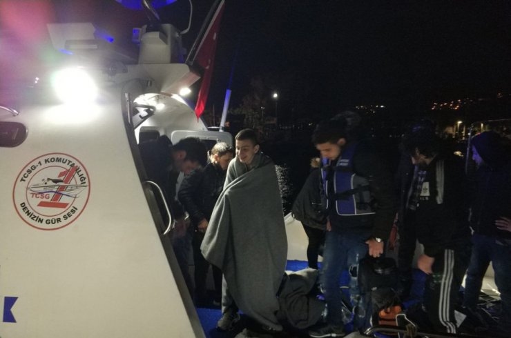 Ege Denizi’nde mülteci teknesi battı
