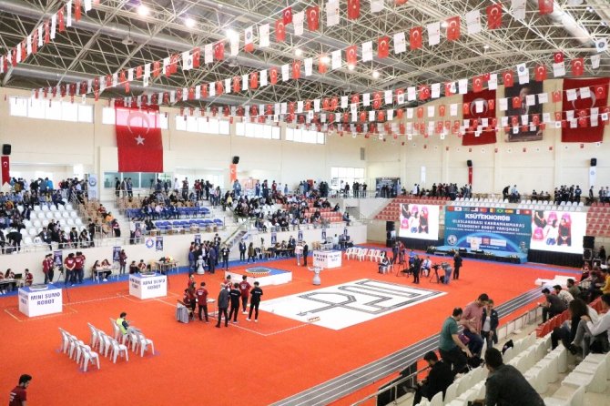 Robotlar Kahramanmaraş’ta yarıştı