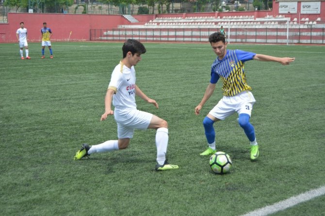 Kahramanmaraş’ta U19 Şampiyonu Talasgücü Belediyespor oldu