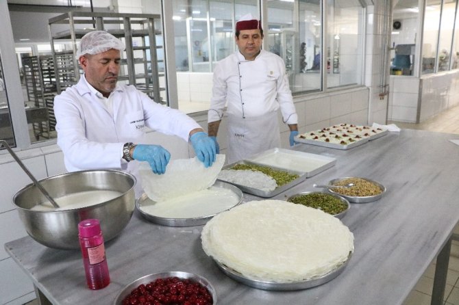 Kahramanmaraş'ta ramazan tatlıları için hummalı çalışma var