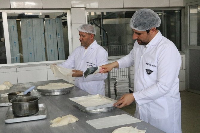 Kahramanmaraş'ta ramazan tatlıları için hummalı çalışma var