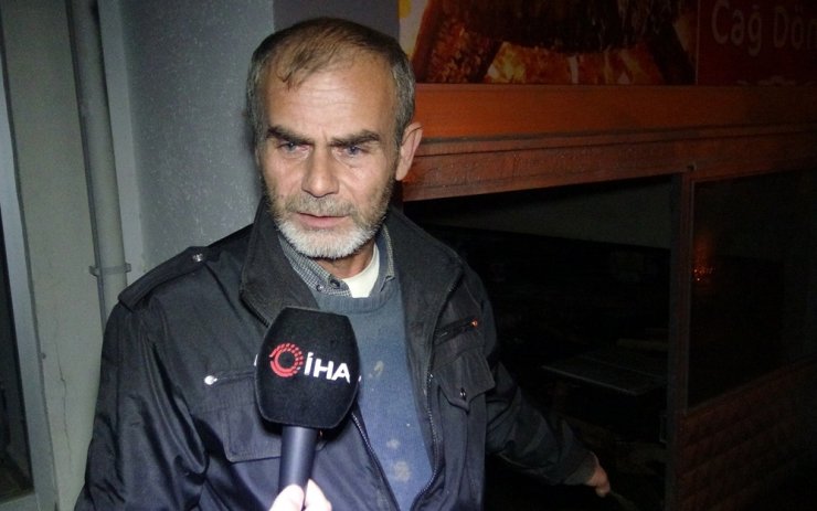 Dükkanını su basan iş yeri sahibi gözyaşlarına hâkim olamadı