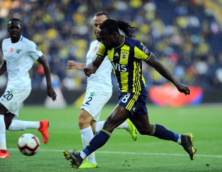 İlk yarıda 3 gol var