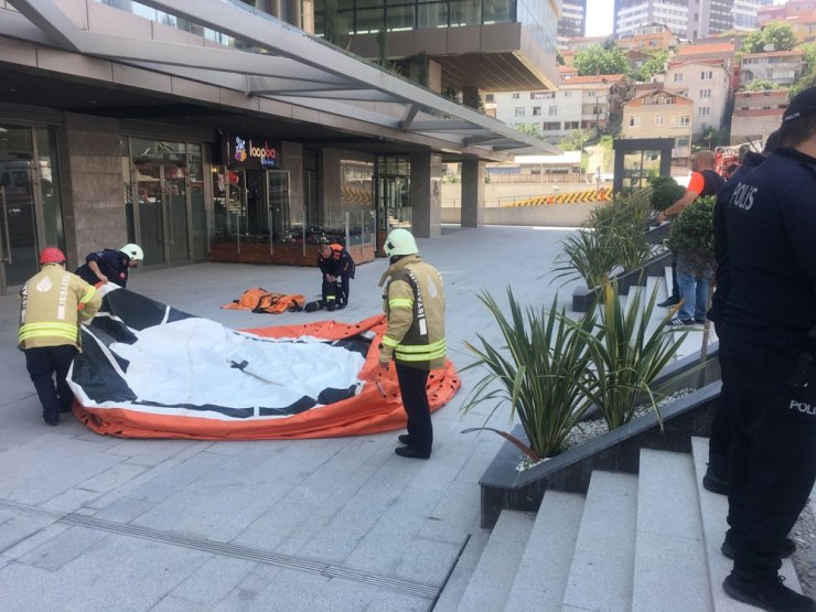 Kadıköy’de rezidansın 16. katında korku dolu anlar