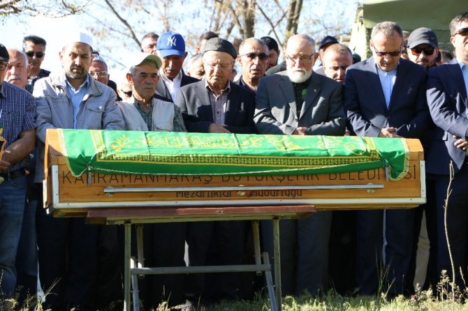 Göksun'da baraj gölünde boğulan 3 çocuk toprağa verildi