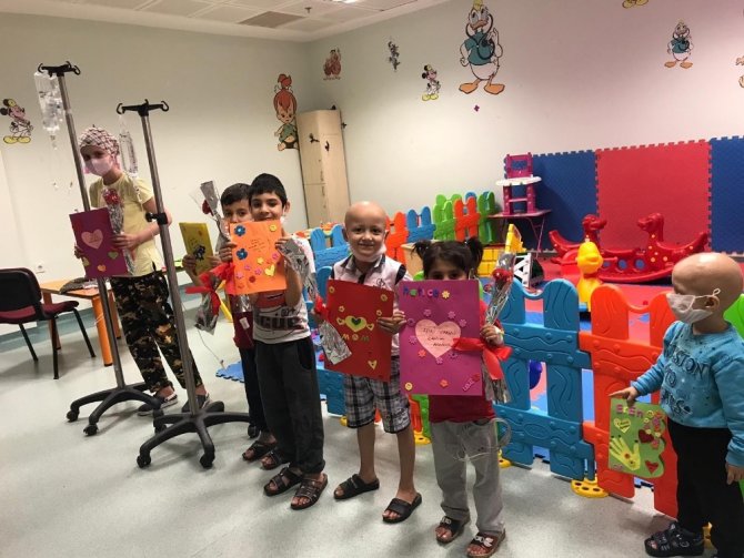 Kahramanmaraş'ta Lösemili çocuklar annelerine mektup yazdı